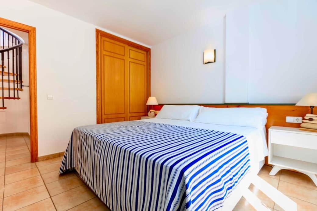 Apartamentos Sa Varadero 3D Vista Mare Laterale Es Pujols Exterior photo